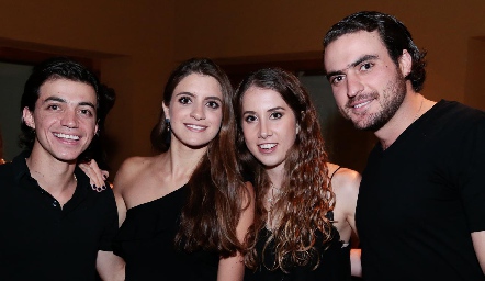  Santiago Guzmán, Paola Gutiérrez, Mónica Torres y Carlos Saiz.