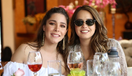 Lorena de la Parra y Alejandra Salinas.