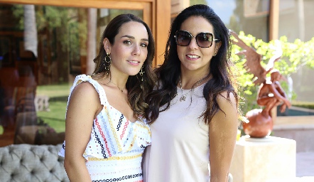  Ximena Castillo y María Fernanda Castillo.