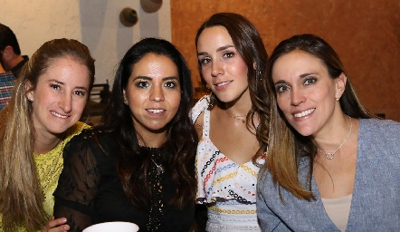  María José Andrés, María Fernanda Castillo, Ximena Castillo y Daniela Llano.