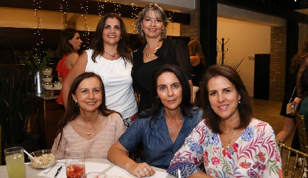  Sabrina Gaviño, Elsy Guerra, Pina Sánchez, Sandra Correa y Mónica Ayala.