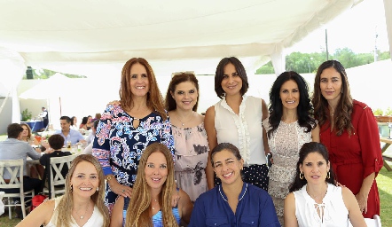  Ceci Ponce con sus amigas.