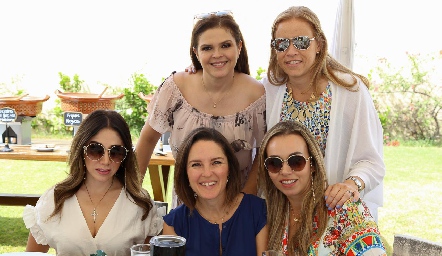  Cecilia Ponce, Mariana Torres, Montse Orozco, Marifer Ramírez y Marcela Rubio.
