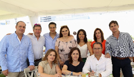  Manolo Martins, Óscar Mendizábal. César Ramos, Ceci Ponce, Marilupe Córdova, Ale Ávila, Gustavo Medina, Güera Anaya, Gaby Carreón y Javier Córdova.