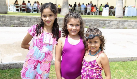  Fer, Andrea y Ana Paula.