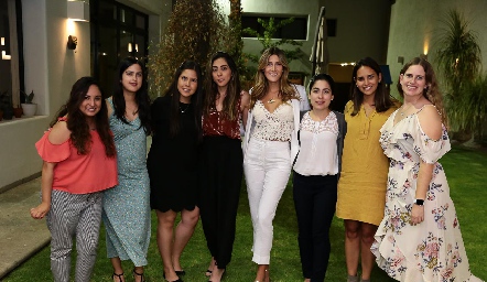  Gaby Pardo, Yaya Narváez, Sofi Mora, Sofía Ambriz, Martha de la Rosa, Mercedes Cadena, Cristina Dávila y Cecilia Velasco.