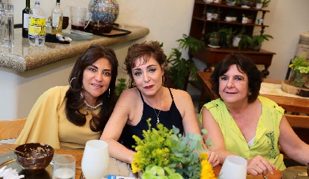  Mónica Gutiérrez, Beatriz Eugenia Dauajare y Ana María Dauajare.