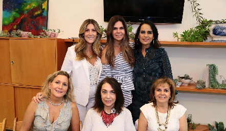  Martha de la Rosa, Martha Díez Gutiérrez, Marily Tobías, Pupi García, Irma de Romo y Leticia de Gutiérrez.