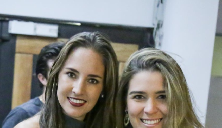  María Paula Hernández y Jocelyn Cano.