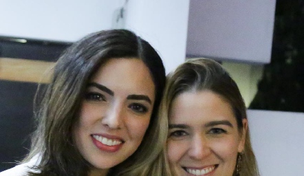  Naida Solis y Jocelyn Cano.