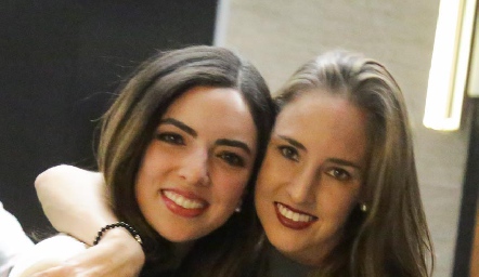  Nadia Solís y María Paula Hernández.