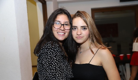  Ximena Leos y Lorenza Hinojosa.