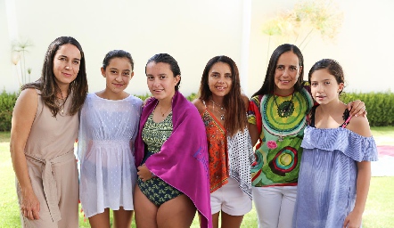 Fernanda Conde, Montse Marín, Emilia Gerardo, Claudia Leal, Cristina Vallejo y Ana Cris Almazán.