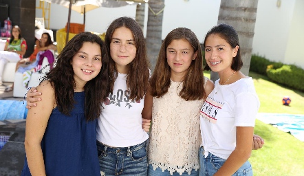 María Paula, Zaza, Marijó y Ana Pau.