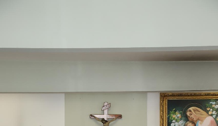  Jerónimo frente al altar.