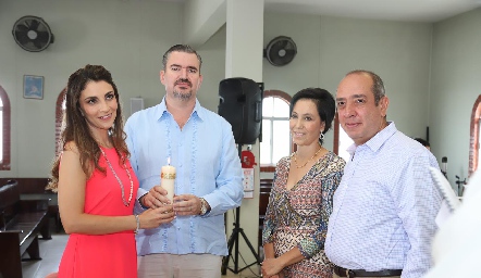  Ale y Mario Güemes, Lucía y Moris Chevaile, padrinos de Jerónimo.