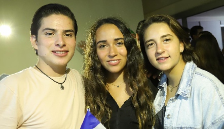  Mariano Echavarría, Ana Pau Méndez y Claudia Herrera.