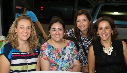  Bárbara Benavente, Yolanda García, Mary Tere Loredo y Leticia Márquez.