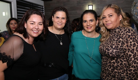  Rosalia Benavente, Mercedes Quintanar, Alejandra León y Karina Mora  .