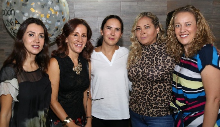 Vanessa Galarza, Leticia Márquez, Ana Ibáñez, Karina Mora y Bárbara Benavente .