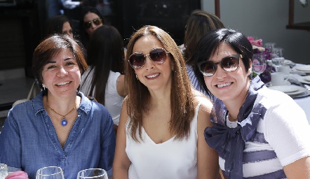  Mónica Acosta, Nuria Ejarque y Silvia Noriega.