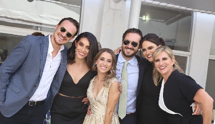  Pato Valle, Adri de la Maza, Ana Gaby Ibarra, Ro Valle, Cuque Valle y Maru Bárcena.