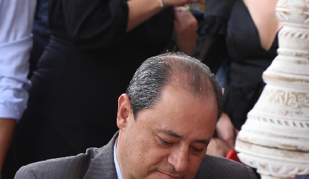 Héctor Valle.