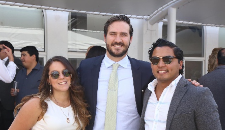 Ro con sus amigos.