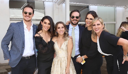  Pato Valle, Adri de la Maza, Ana Gaby Ibarra, Ro Valle, Cuque Valle y Maru Bárcena.