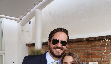  Los recién casados Ro Valle y Ana Gaby Ibarra.