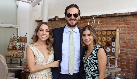  Ana Gaby Ibarra, Ro Valle y Conchita Stahl.