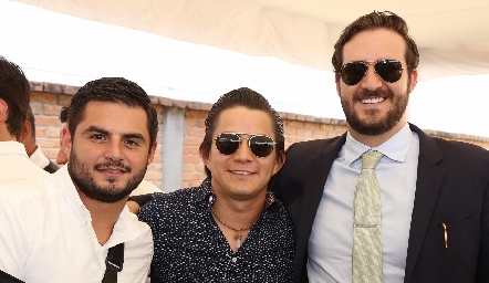 Ro con sus amigos.