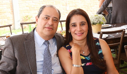  Héctor Valle y Mónica.