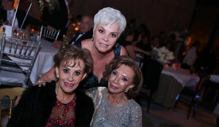  María Elena Gordoa, Gloria Alonso y Carmela Alonso.