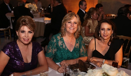  Ana Palacios, Rosy Samohano y Carmen Bravo.