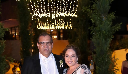 José Lorca y Laura Álvarez de Lorca, padres de la novia.