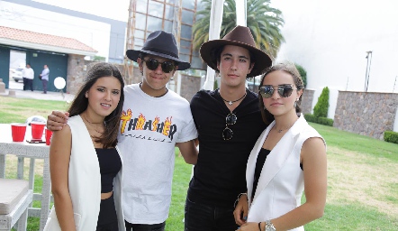  Isa Navarro, César Ojeda, Roberto Silva y Lore Hinojosa.