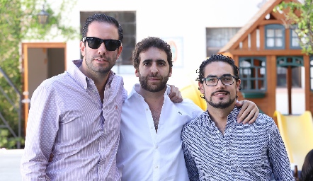 Tai Boelsterly, Elías Barhum y Victorio Ortiz.