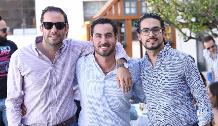 Tai Boelsterly, Gerardo Chevaile y Victorio Ortiz.