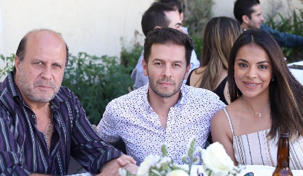  Manuel Boelsterly, Luis Cruz y Flor Sánchez.