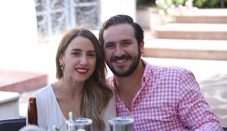  Ana Gaby Ibarra y Ro Valle.