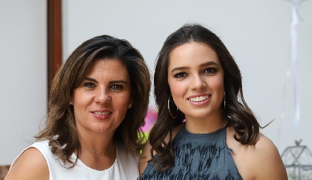  Montse Abella de Piñero con su hija Montse Piñero.