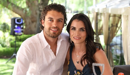  Alejandro y Andrea Abella.