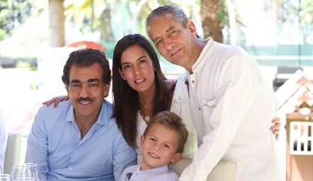  Gabriel, María José, Javier y Ricardo Torres.