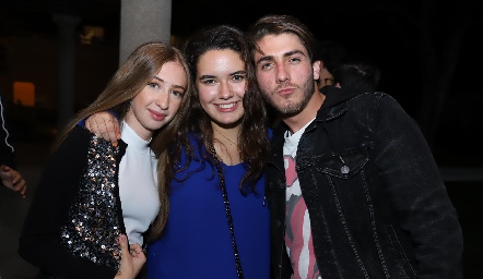 Miris Gómez, Montse Hampshire y Juan Carlos Andrade.