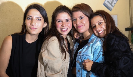  Laura López, Andrea Cadena, Regina Martínez y Paola Martínez.