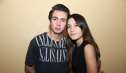 Alessandro Domínguez y Laura López.