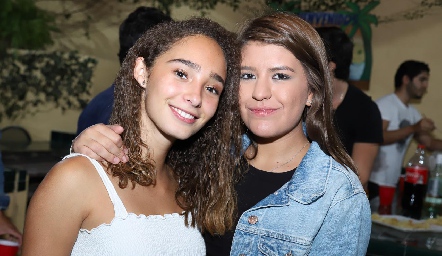  María José Benavente y Regina Martínez.