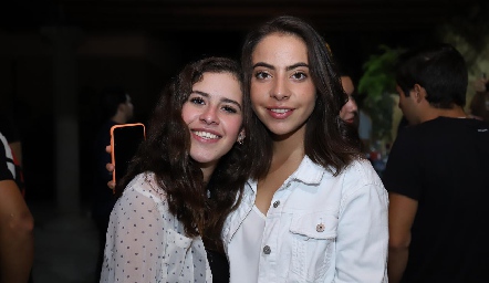  Vane Correa y Mariana Anaya.