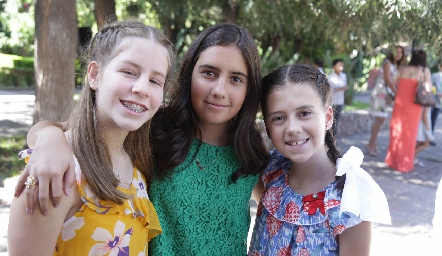  Emilia, Sofía y Marijó.